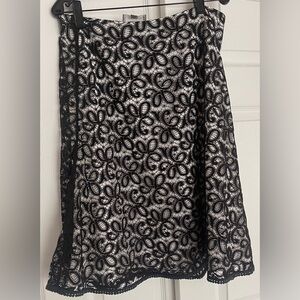 Ann Taylor Black & White Overlay Skirt Size 10 Lace Detail Midi Party Cruise